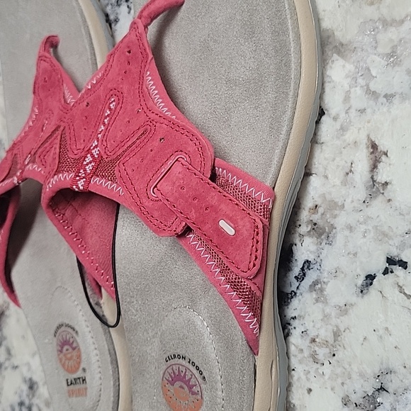 Earth Spirit Pink Sandals with Adjustable Straps - Picture 2 of 4